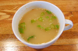 ツルムラサキのミソスープ