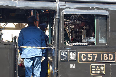 C57 180　三菱重工製の機関車